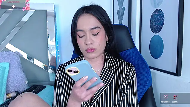 Snapshot of ZaraDames_ chatting on March 13, 2025, 7:31 am ZaraDames online show from March 13, 2025, 7:31 am