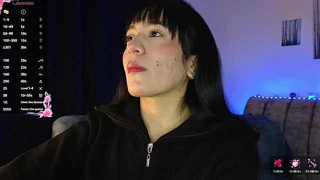 Snapshot of ZaraDames_ chatting on September 24, 2025, 5:33 am ZaraDames online show from September 24, 2025, 5:33 am