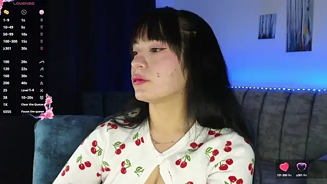 Snapshot of ZaraDames_ chatting on October 7, 2025, 3:47 am ZaraDames online show from October 7, 2025, 3:47 am