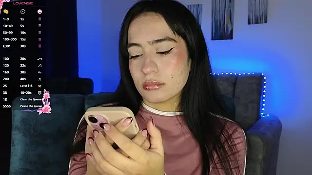 Snapshot of ZaraDames_ chatting on October 16, 2025, 3:07 am ZaraDames online show from October 16, 2025, 3:07 am