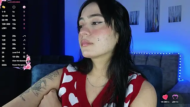 Snapshot of ZaraDames_ chatting on October 18, 2025, 2:25 am ZaraDames online show from October 18, 2025, 2:25 am