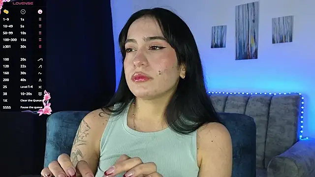 Snapshot of ZaraDames_ chatting on November 2, 2025, 3:09 am ZaraDames online show from November 2, 2025, 3:09 am