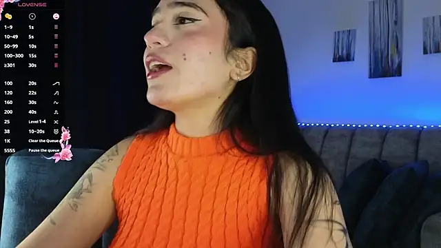 Snapshot of ZaraDames_ chatting on November 8, 2025, 2:12 am ZaraDames online show from November 8, 2025, 2:12 am