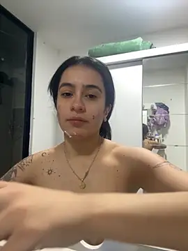 Snapshot of ZaraDames_ chatting on November 13, 2025, 2:43 am ZaraDames online show from November 13, 2025, 2:43 am