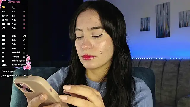 Snapshot of ZaraDames_ chatting on November 18, 2025, 3:01 am ZaraDames online show from November 18, 2025, 3:01 am