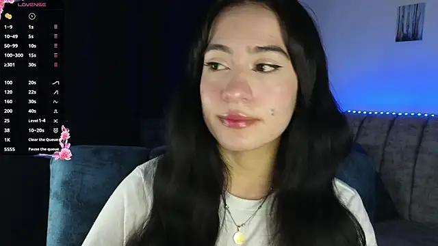 Snapshot of ZaraDames_ chatting on November 23, 2025, 3:28 am ZaraDames online show from November 23, 2025, 3:28 am