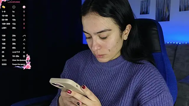 Snapshot of ZaraDames_ chatting on December 19, 2025, 4:41 am ZaraDames online show from December 19, 2025, 4:41 am