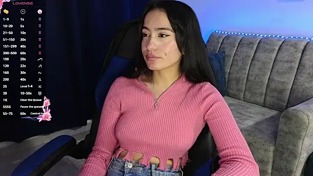 Snapshot of ZaraDames_ chatting on December 23, 2025, 3:04 am ZaraDames online show from December 23, 2025, 3:04 am