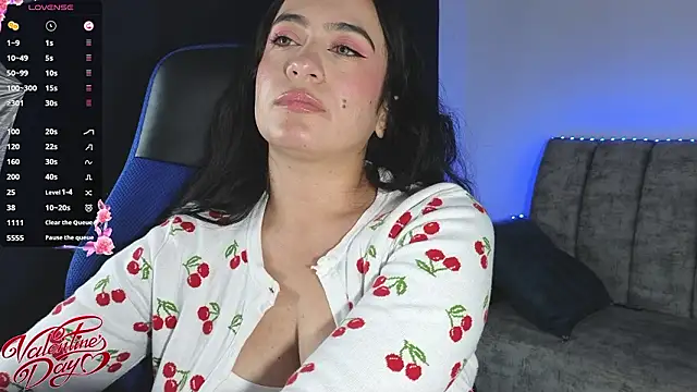 Snapshot of ZaraDames_ chatting on February 15, 2026, 7:51 am ZaraDames online show from February 15, 2026, 7:51 am