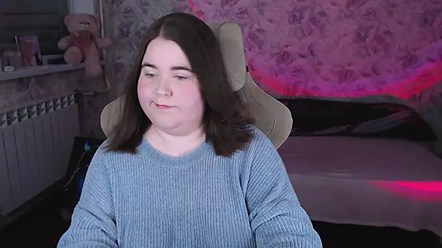 Estelle Hicks online show from April 8, 2026, 6:41 pm