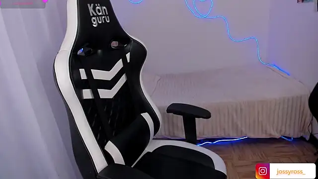 Snapshot of Victoryyy_ chatting on November 14, 2025, 8:40 pm Victoryyy online show from November 14, 2025, 8:40 pm