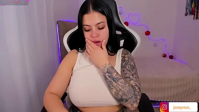 Snapshot of Victoryyy_ chatting on November 24, 2025, 6:18 pm Victoryyy online show from November 24, 2025, 6:18 pm