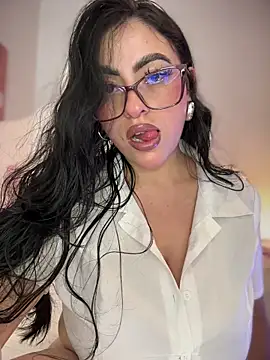 Snapshot of KatteWise chatting on February 17, 2026, 9:32 pm KatteWise online show from February 17, 2026, 9:32 pm