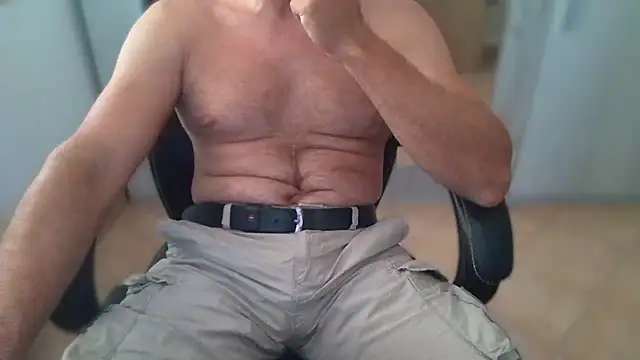 Snapshot of cocco1980xxxx chatting on July 3, 2026, 8:21 am cocco1980xxxx online show from July 3, 2026, 8:21 am