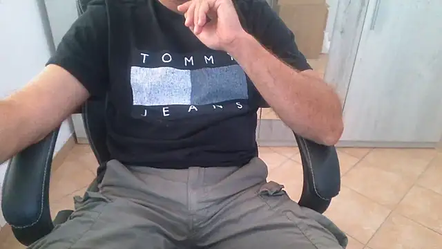 Snapshot of cocco1980xxxx chatting on July 31, 2026, 8:03 am cocco1980xxxx online show from July 31, 2026, 8:03 am