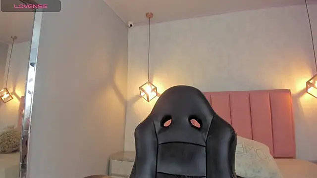 Snapshot of SUNNYCYRUS chatting on February 11, 2026, 11:37 am SUNNYCYRUS online show from February 11, 2026, 11:37 am