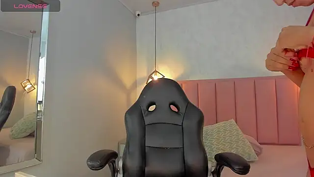 Snapshot of SUNNYCYRUS chatting on March 3, 2026, 12:33 pm SUNNYCYRUS online show from March 3, 2026, 12:33 pm