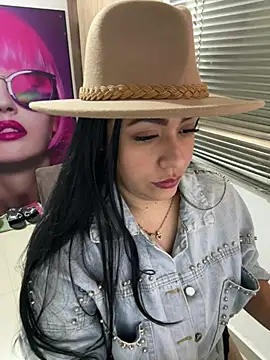 marta201 alfaro online show from February 3, 2025, 6:17 pm