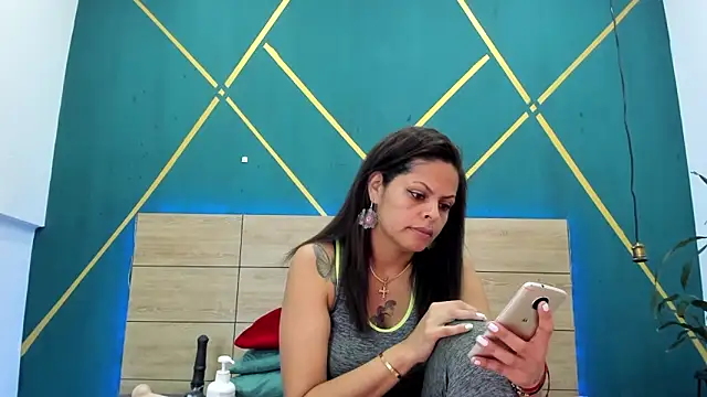 Snapshot of Luna_smit08 chatting on March 4, 2025, 7:22 pm Luna smit08 online show from March 4, 2025, 7:22 pm