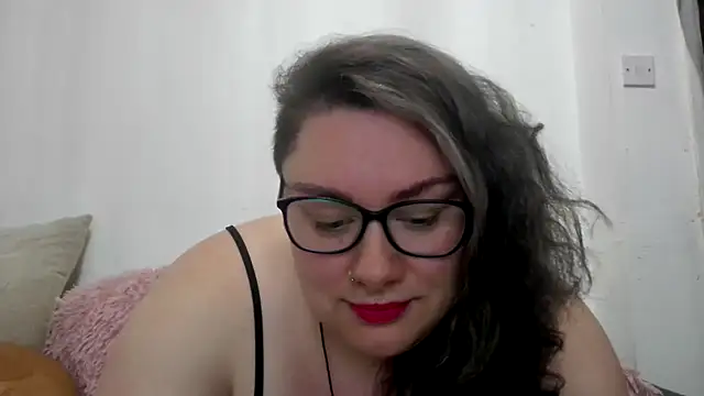 Bustycurves online show from November 2, 2025, 1:08 am