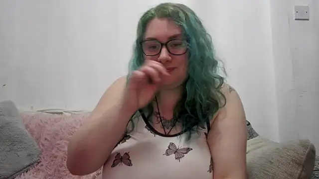 Snapshot of Bustycurves chatting on February 24, 2026, 9:46 pm Bustycurves online show from February 24, 2026, 9:46 pm