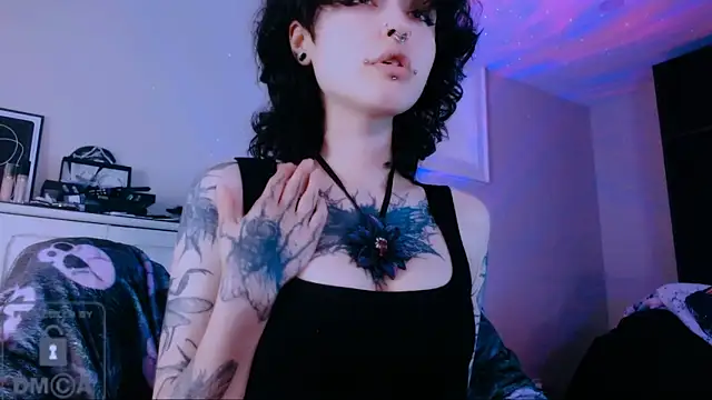 Snapshot of NaughtyLittleFox chatting on June 20, 2026, 4:37 am NaughtyLittleFox online show from June 20, 2026, 4:37 am