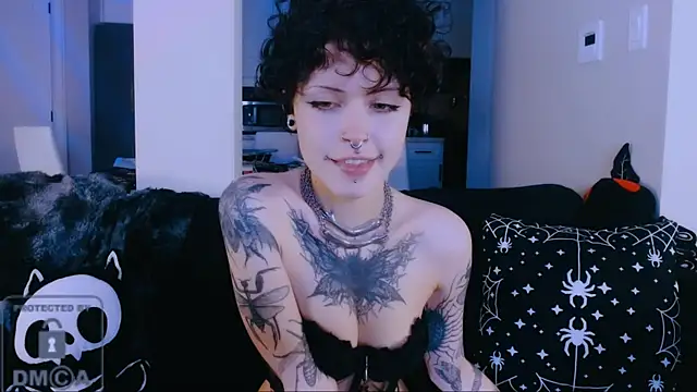 Snapshot of NaughtyLittleFox chatting on July 7, 2026, 4:48 am NaughtyLittleFox online show from July 7, 2026, 4:48 am