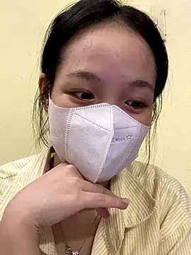 minmin2kk5 online show from October 6, 2025, 4:48 pm