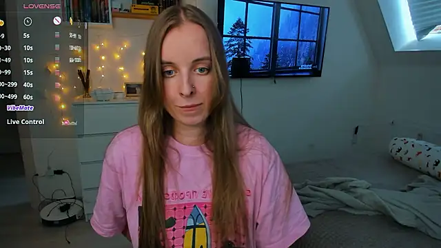 violet blue eyes online show from March 9, 2026, 12:53 pm