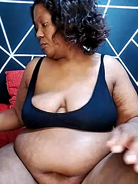 Snapshot of YummyChocolatexx2 chatting on May 14, 2026, 8:43 am YummyChocolatexx2 online show from May 14, 2026, 8:43 am