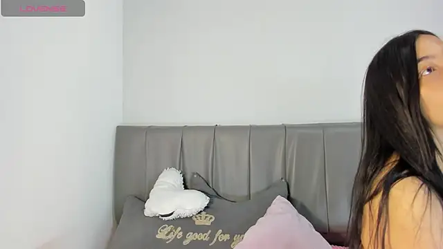 Cherllynn online show from October 9, 2025, 3:10 pm