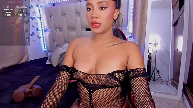 BrianaRichardson1414 online show from November 14, 2025, 5:55 pm