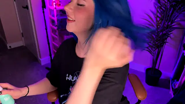  vixenp online show from November 6, 2025, 6:42 pm