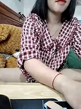 cream1299 online show from February 11, 2025, 8:15 am