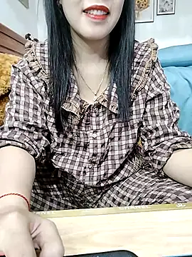 cream1299 online show from February 15, 2025, 1:16 pm