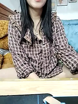 cream1299 online show from February 17, 2025, 12:32 am
