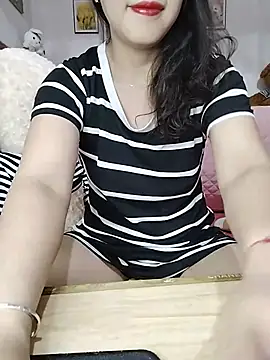 Snapshot of cream1299 chatting on June 18, 2026, 9:19 pm cream1299 online show from June 18, 2026, 9:19 pm