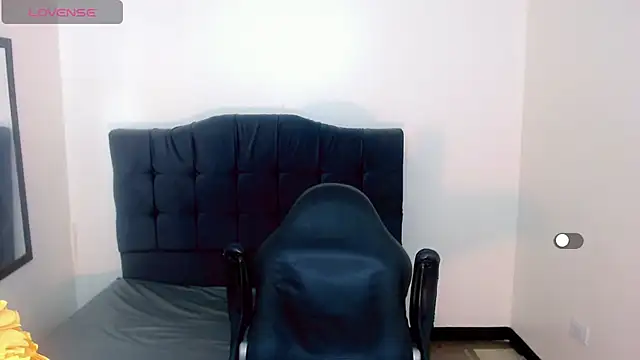 Snapshot of la_ratona_1 chatting on January 2, 2025, 10:44 pm la ratona 1 online show from January 2, 2025, 10:44 pm