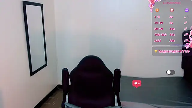 Snapshot of la_ratona_1 chatting on January 17, 2025, 10:56 pm la ratona 1 online show from January 17, 2025, 10:56 pm