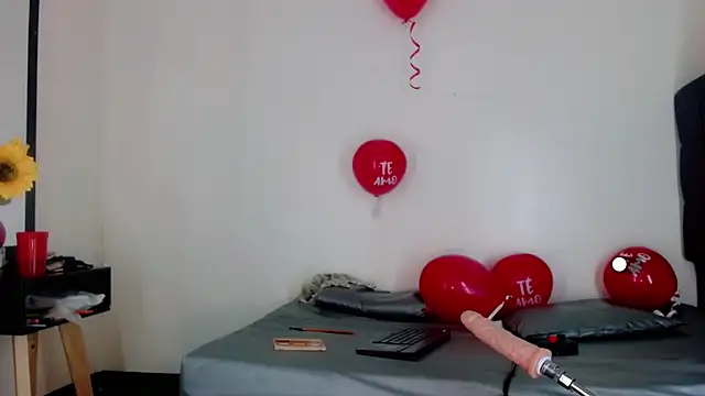 Snapshot of la_ratona_1 chatting on February 17, 2025, 7:53 pm la ratona 1 online show from February 17, 2025, 7:53 pm