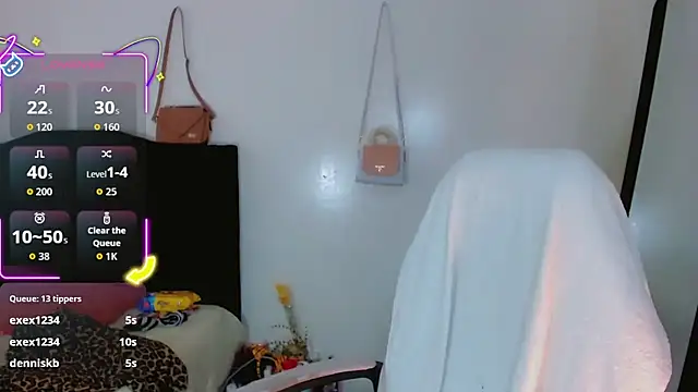 Snapshot of la_ratona_1 chatting on October 8, 2025, 12:36 pm la ratona 1 online show from October 8, 2025, 12:36 pm