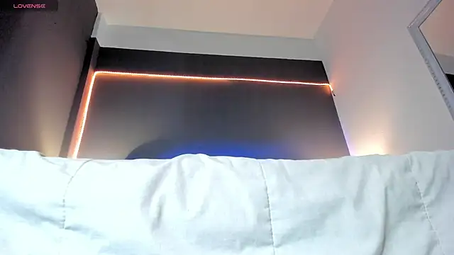 Melinahills online show from February 9, 2025, 5:54 pm