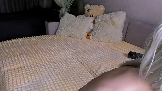 Sweeet Barbie online show from November 22, 2025, 3:33 pm