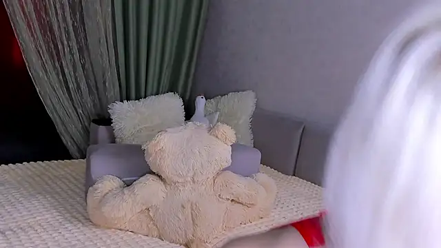Snapshot of Sweeet_Barbie chatting on May 21, 2026, 4:58 pm Sweeet Barbie online show from May 21, 2026, 4:58 pm