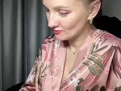 Snapshot of Viola_sweet chatting on February 3, 2025, 2:24 pm Viola sweet online show from February 3, 2025, 2:24 pm