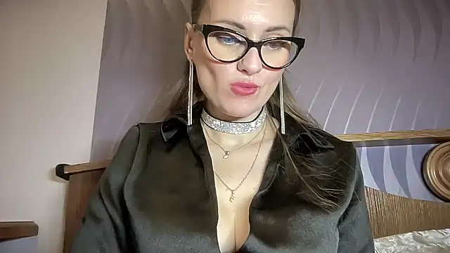 Snapshot of Viola_sweet chatting on February 4, 2025, 8:28 pm Viola sweet online show from February 4, 2025, 8:28 pm