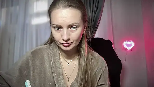 Snapshot of Viola_sweet chatting on February 18, 2025, 7:54 am Viola sweet online show from February 18, 2025, 7:54 am