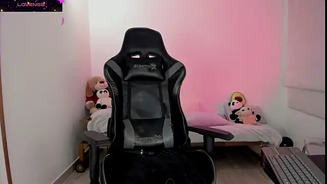 Biancastrongg online show from October 30, 2025, 2:57 am