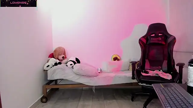 Biancastrongg online show from November 29, 2025, 3:09 am