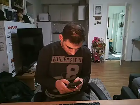 mihaimichael online show from November 12, 2025, 2:39 pm